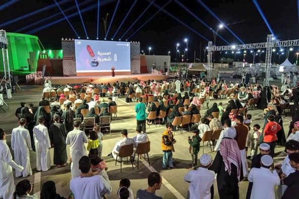 زوار مهرجان محمية الملك سلمان يعيشون تجربة زراعة النباتات والبذور