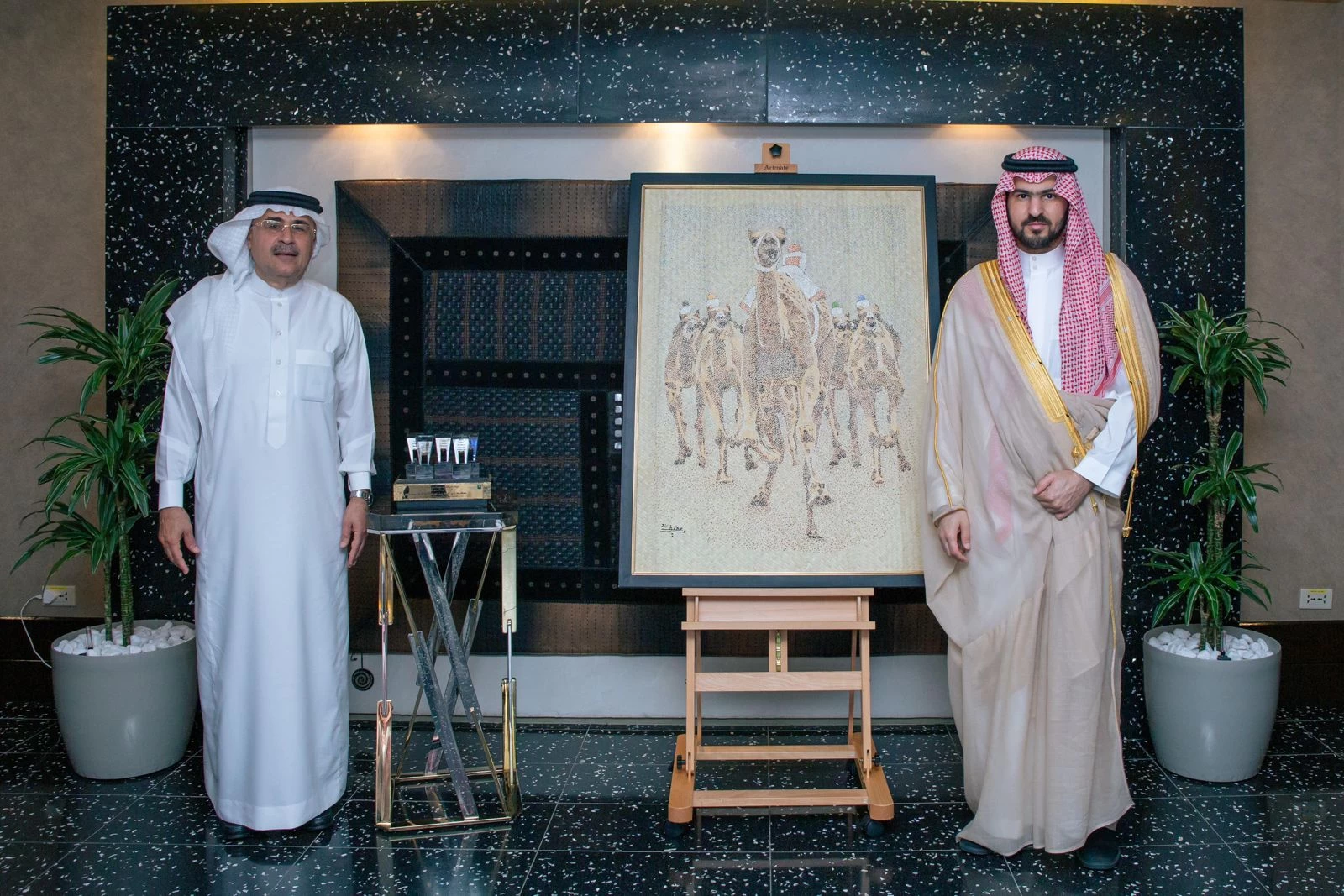 نائب أمير الشرقية يزور أرامكو السعودية