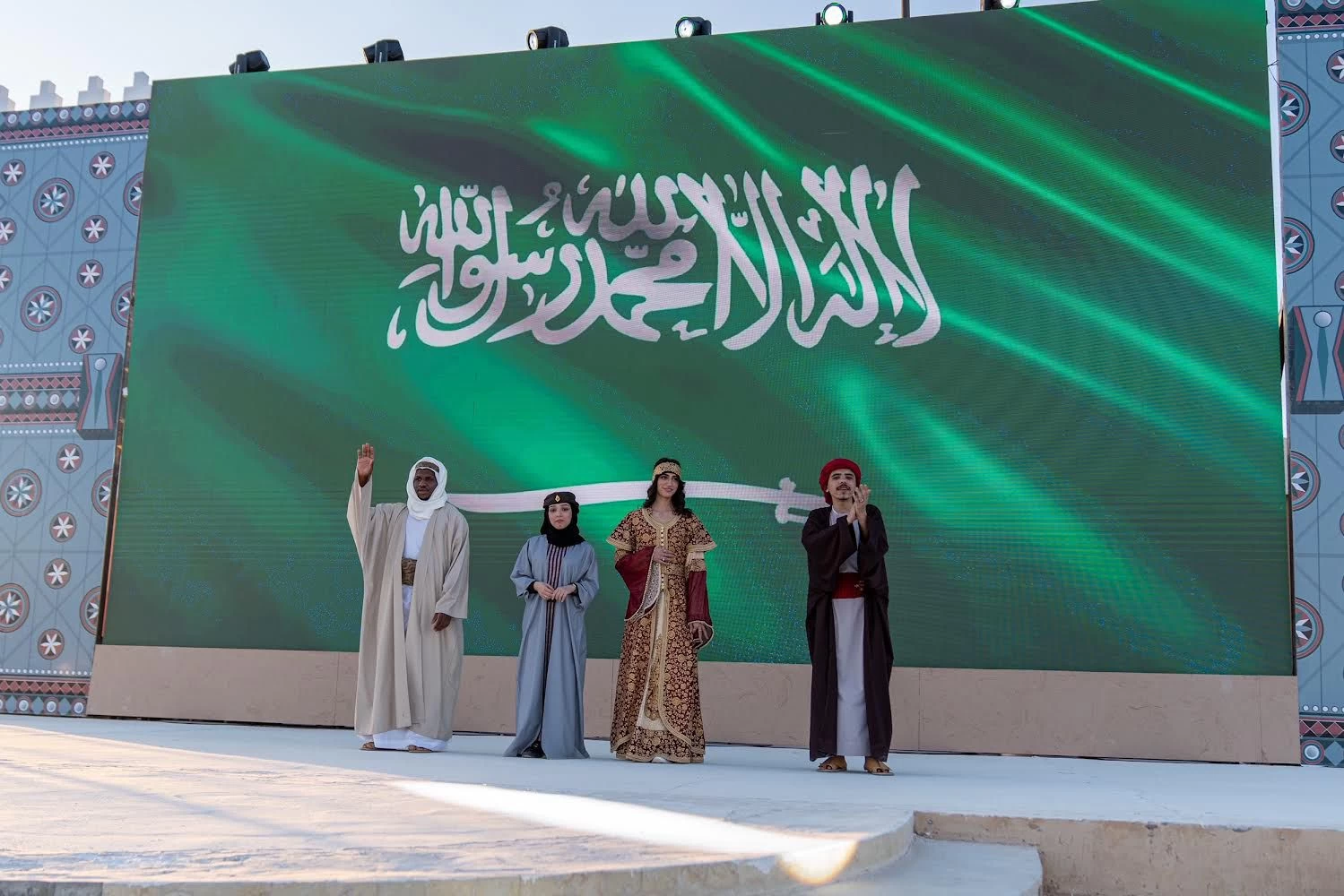 الموروث الفني الأصيل يحيي ليالي مهرجان محمية الملك سلمان الملكية