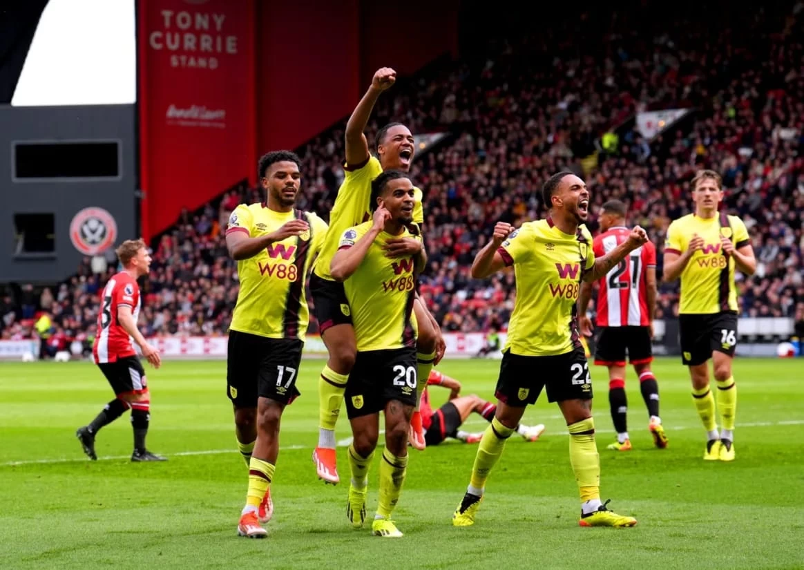 بيرنلي يعزز آماله بالبقاء في الدوري الإنجليزي الممتاز بانتصاره على شيفليد يونايتد 4_1