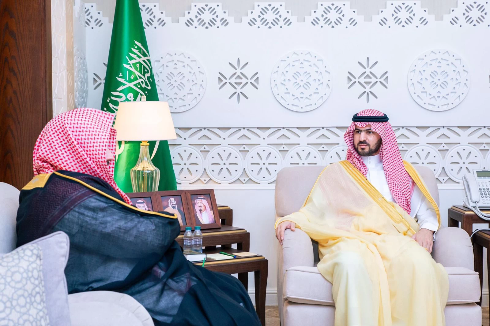 نائب أمير الشرقية يستقبل رئيس المحكمة الجزائية بالخبر