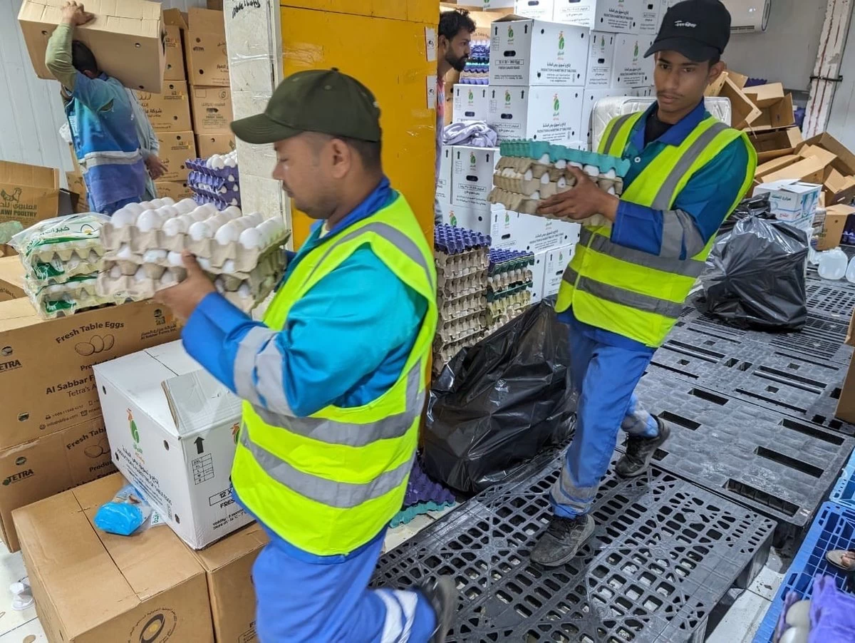 أمانة جدة تضبط موقعاً لإعادة تدوير البيض الفاسد بحي الفيصلية 