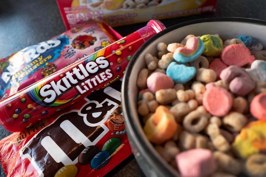 الوحدة تزيد من الرغبة في تناول السكريات