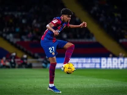 باريس سان جيرمان يفكر في التعاقد مع جوهرة برشلونة لامين يامال