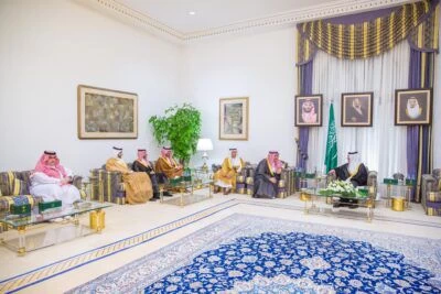 أمير الشرقية يستقبل رئيس وأعضاء مجلس إدارة المركز الوطني للمنشآت العائلية