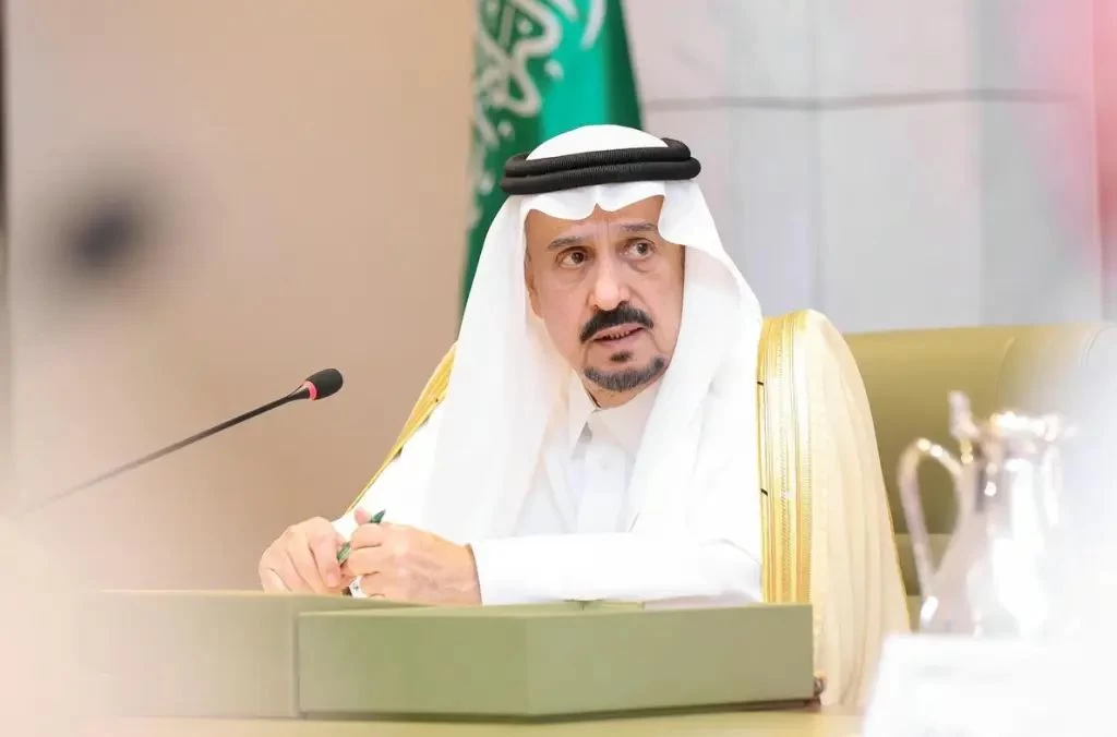 أمير الرياض يوجه بسرعة الرفع بنتائج الإجراءات حيال حالات التسمم الغذائي