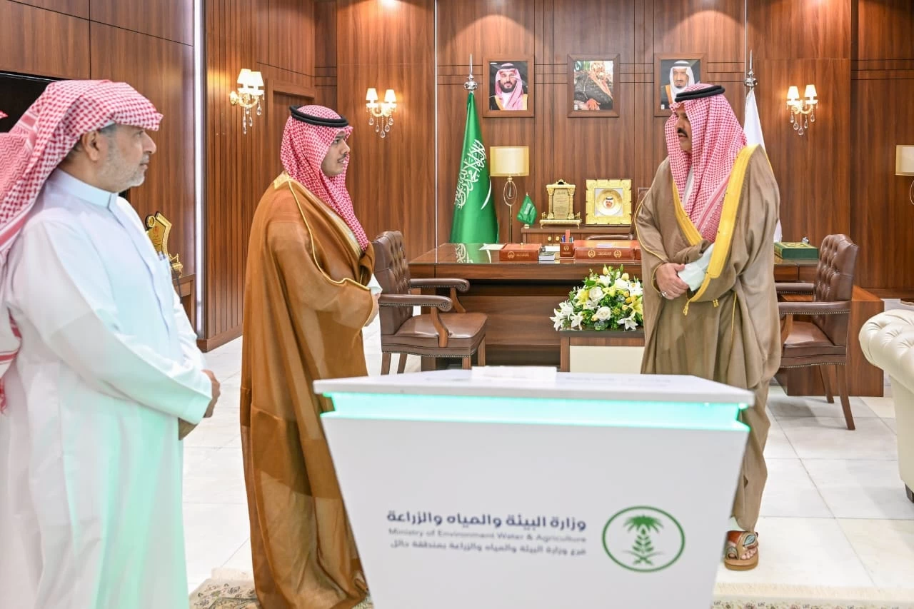 أمير حائل يُدشِّن فعاليات أسبوع البيئة تحت شعار "بيئتك تعرفك" ‏