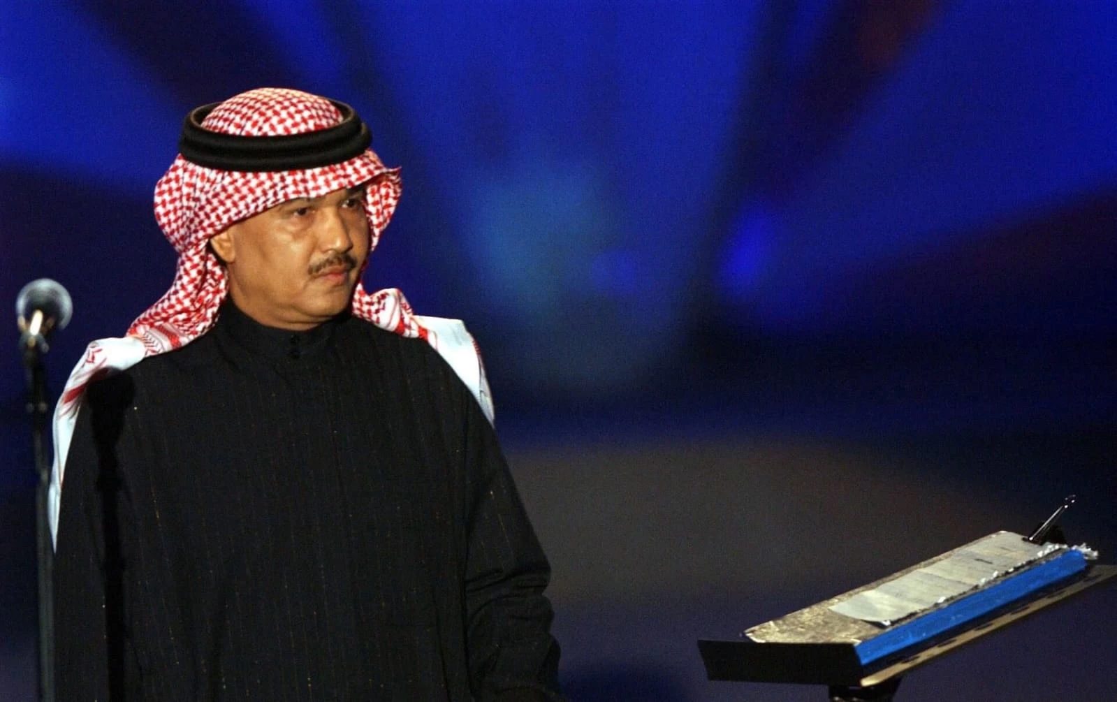 "الفنان محمد عبده يعلن إصابته بمرض السرطان "