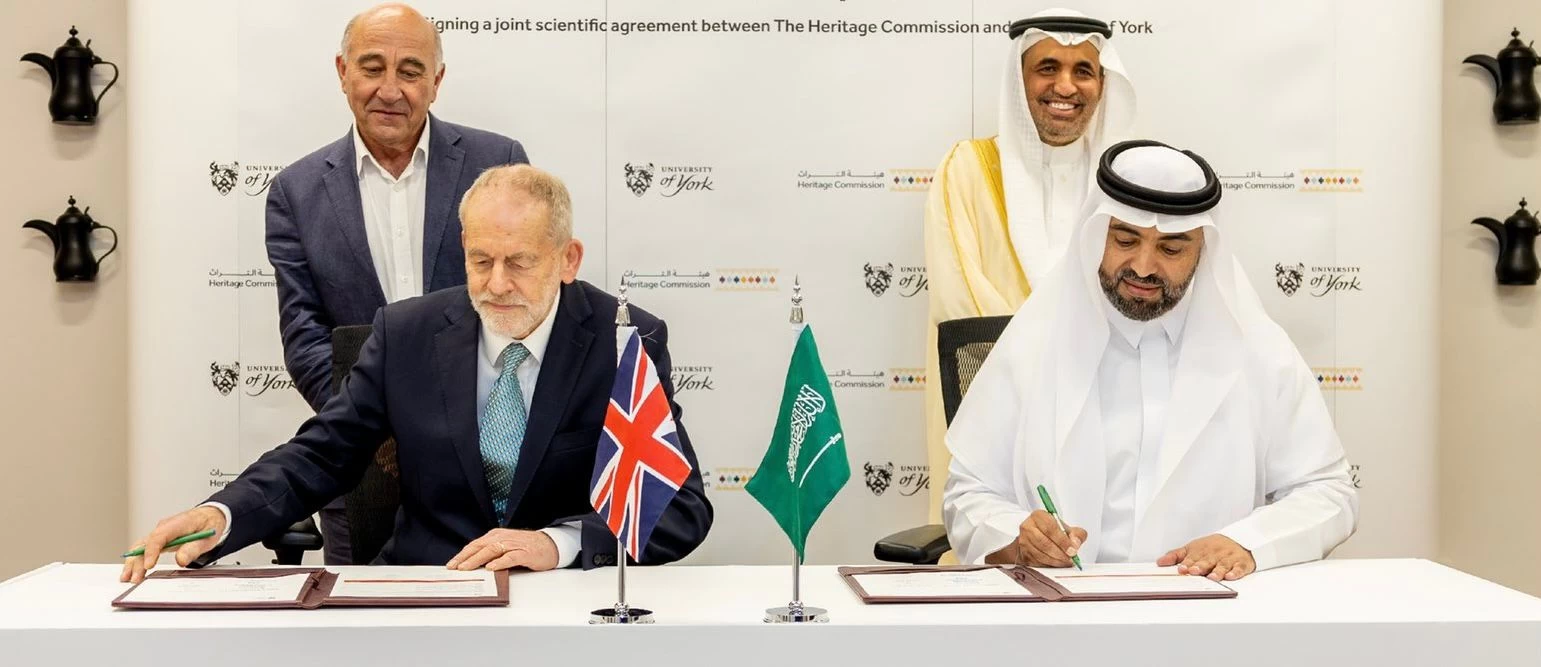 هيئة التراث توقع اتفاقية تعاون مع جامعة يورك البريطانية