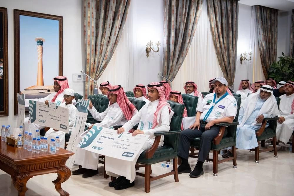 نائب أمير منطقة مكة المكرمة يكرم الطلاب والطالبات المتميزين في مبادرة "منافس"
