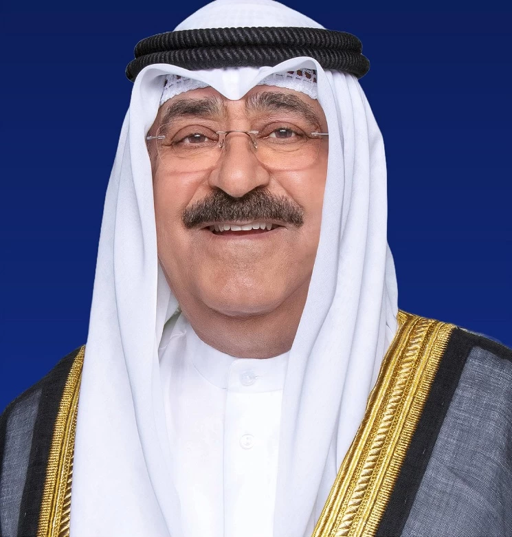 أمير الكويت يعلن حل مجلس الأمة وتجميد العمل ببعض مواد الدستور