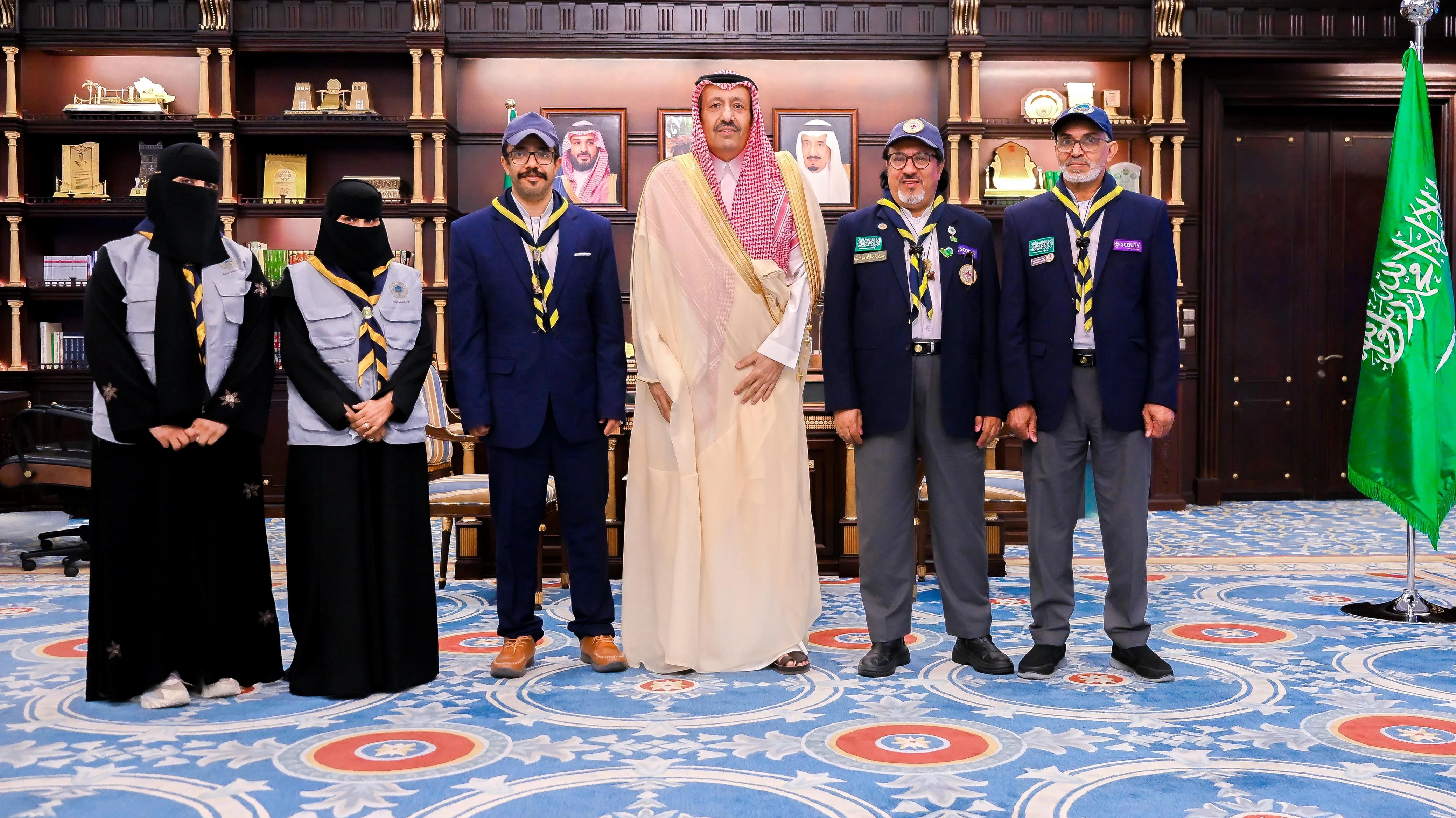 الأمير حسام بن سعود يستقبل مدير وأعضاء مكتب رواد كشافة منطقة الباحة بعد إعادة تشكيله