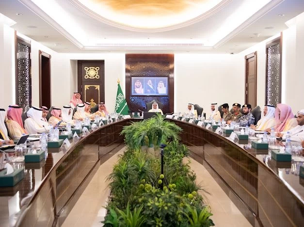 "سعود مشعل" يناقش مستوى جاهزية المرافق بـ "المشاعر المقدسة" لاستقبال الحجاج