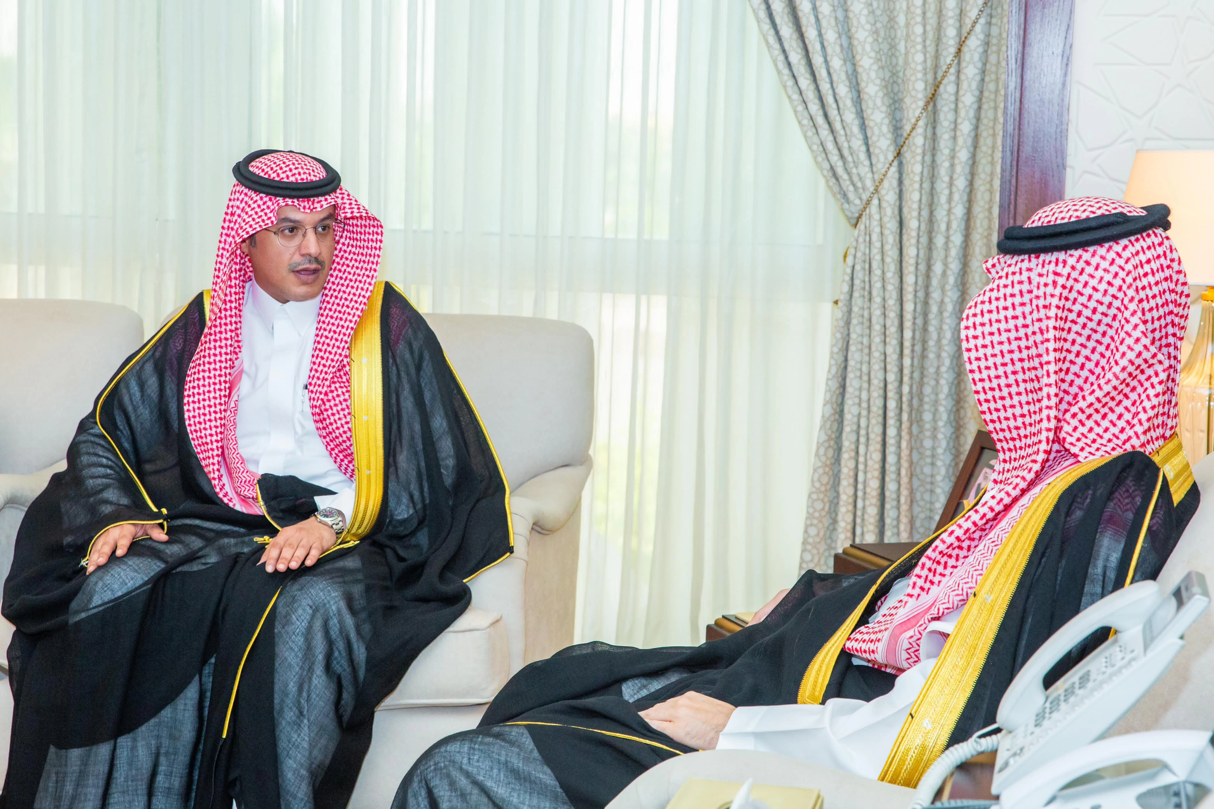 نائب أمير الشرقية يستقبل مدير عام هيئة النقل بالمنطقة