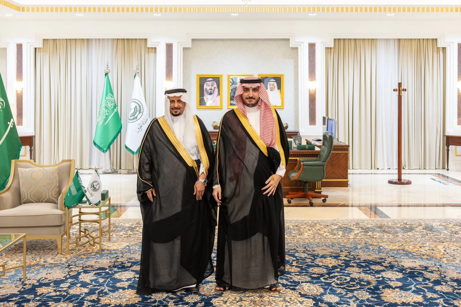 الأمير فيصل بن نواف يستقبل مدير التحريات الإدارية بمناسبة ترقيته إلى رتبة عميد