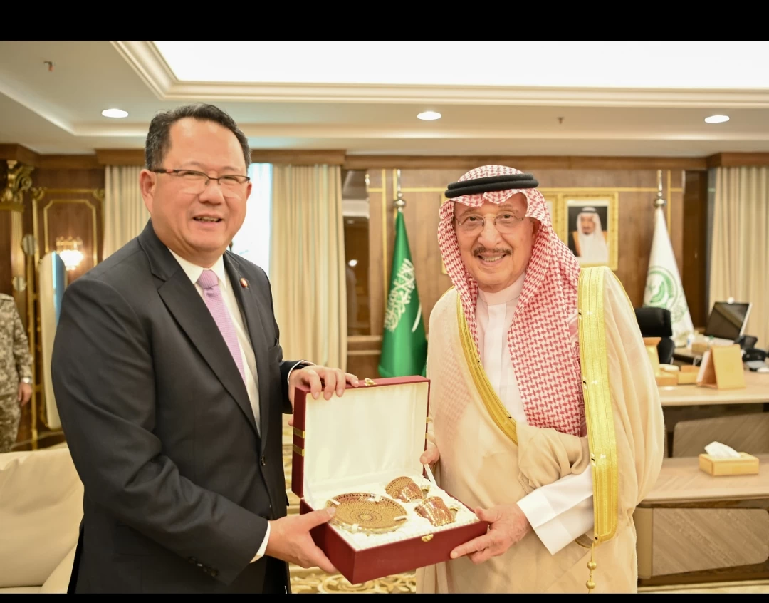 سمو أمير منطقة جازان يستقبل سفير مملكة تايلاند لدى المملكة  