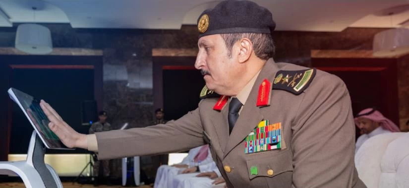 الفريق البسامي يدشّن عددًا من خدمات الأمن العام في منصة "أبشر"