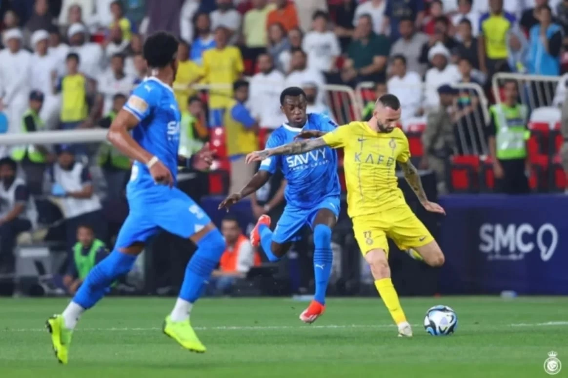 العالمي لهزيمة البطل أم الزعيم لتأكيد التفوق 