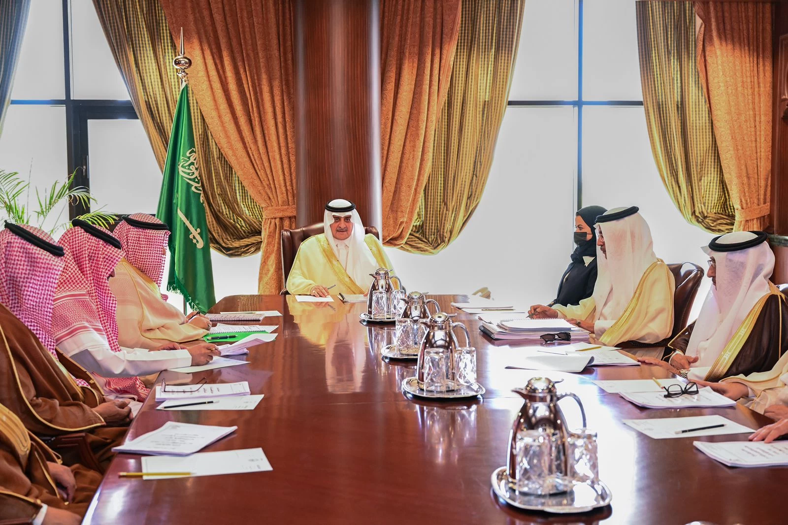 ‎أمير منطقة تبوك يرأس اجتماع جمعية الملك عبدالعزيز الخيرية 