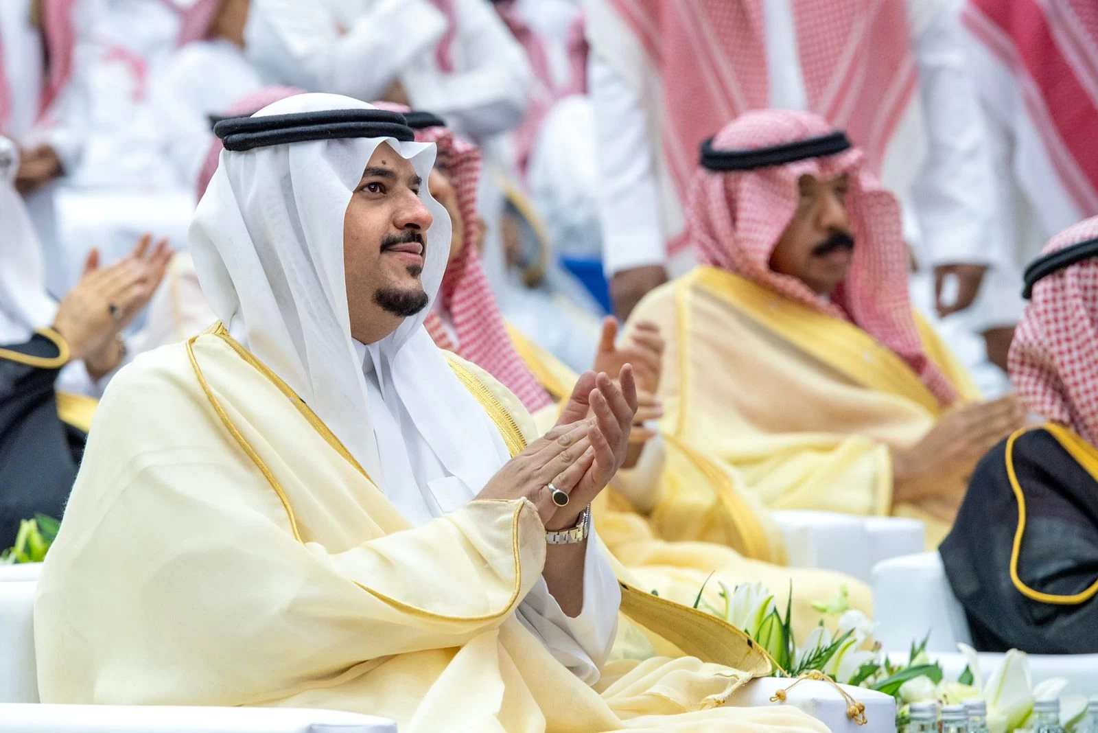 نائب أمير منطقة الرياض يرعى حفل تخرج طلبة كليات العناية الطبية