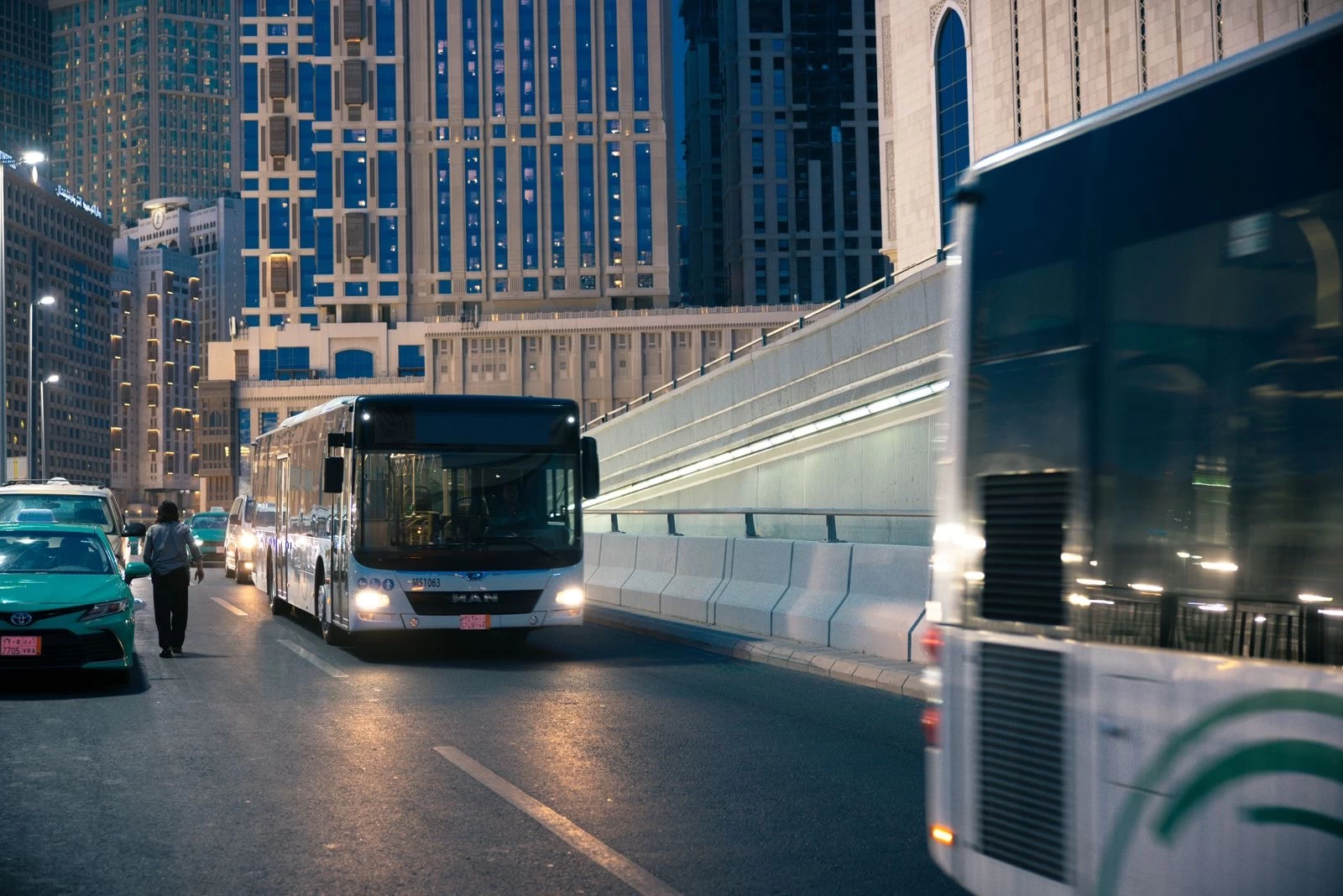 الهيئة الملكية لمكة والمشاعر المقدسة تحسن كفاءة ربط مشعر منى بالمسجد الحرام عبر مسارات النقل العام