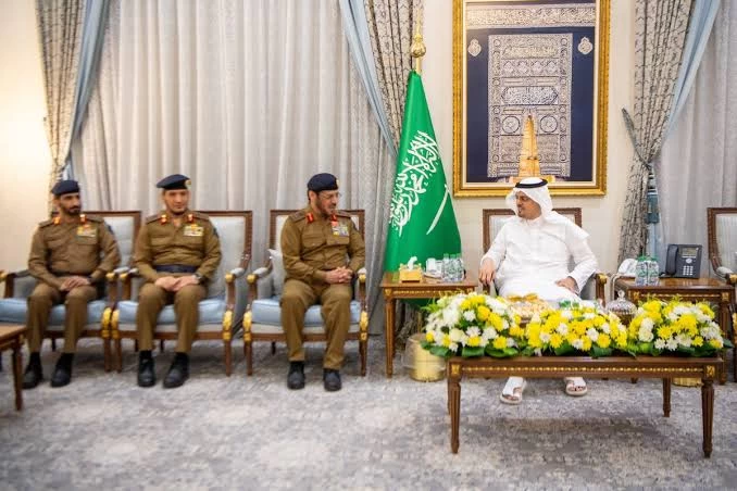 نائب أمير منطقة مكة المكرمة يستقبل مدير عام الدفاع المدني المكلف وقائد قوات أمن المنشآت