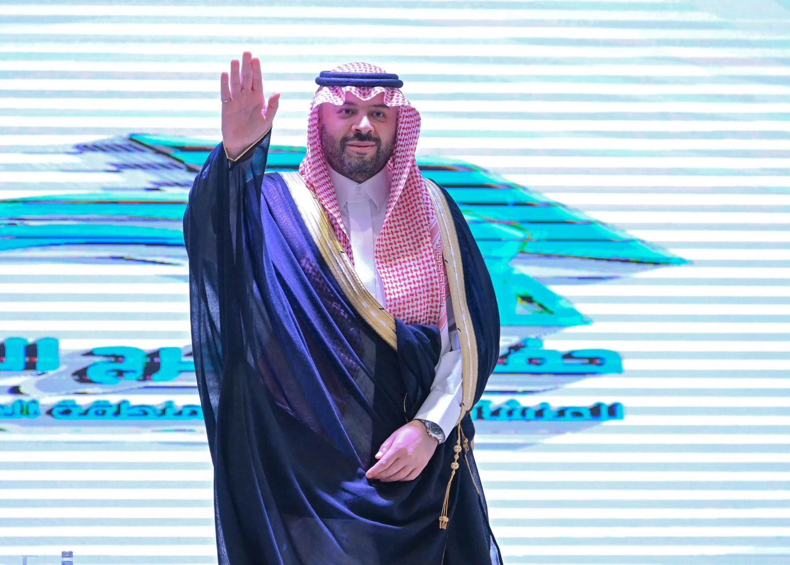 الأمير فيصل بن خالد بن سلطان يرعى حفل تخريج 1444 متدرباً من منشآت التدريب التقني والمهني بالحدود الشمالية