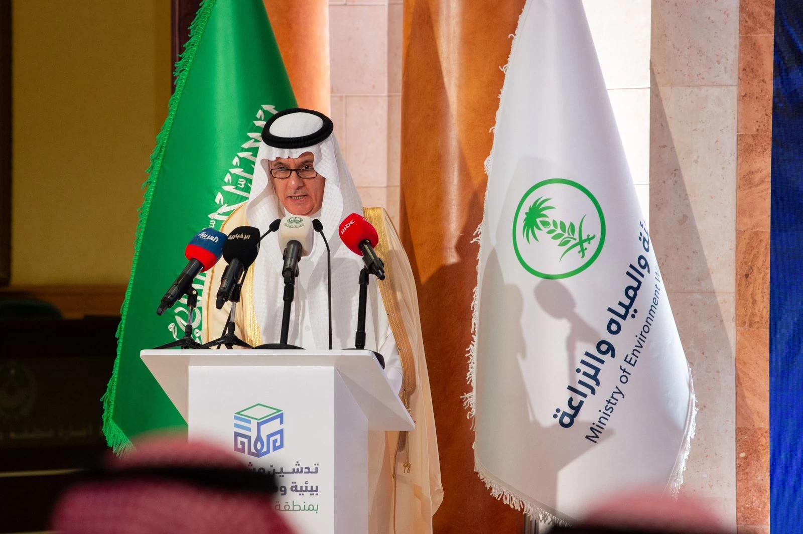 نائب أمير منطقة مكة المكرمة يدشن ويضع حجر الأساس لـ (121) مشروعًا بيئيًا ومائيًا في المنطقة