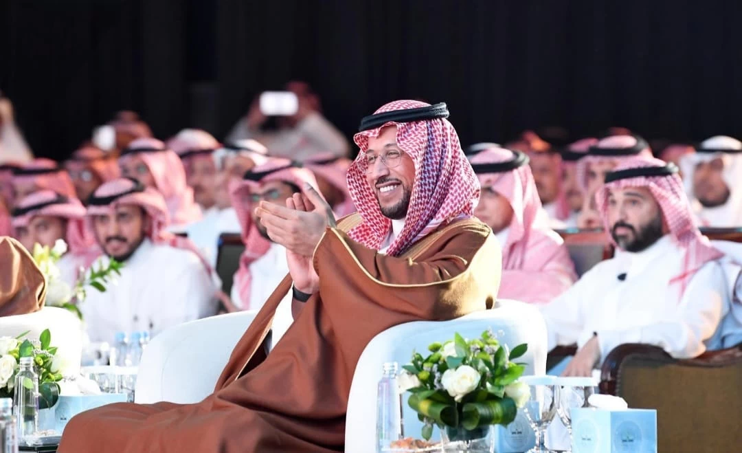 نائب أمير منطقة عسير يشهد اختتام الأنشطة التعليمية لمدارس أبناء " الريادة الأهلية "