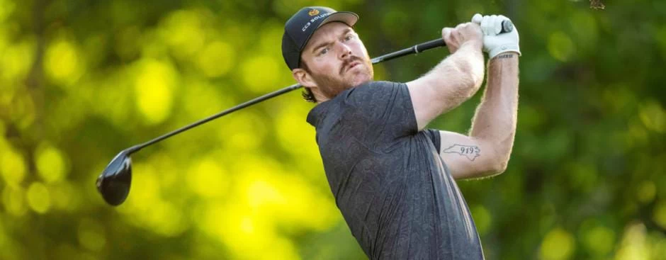 وفاة لاعب الجولف موراي بعد يوم من انسحابه من تشارلز شواب