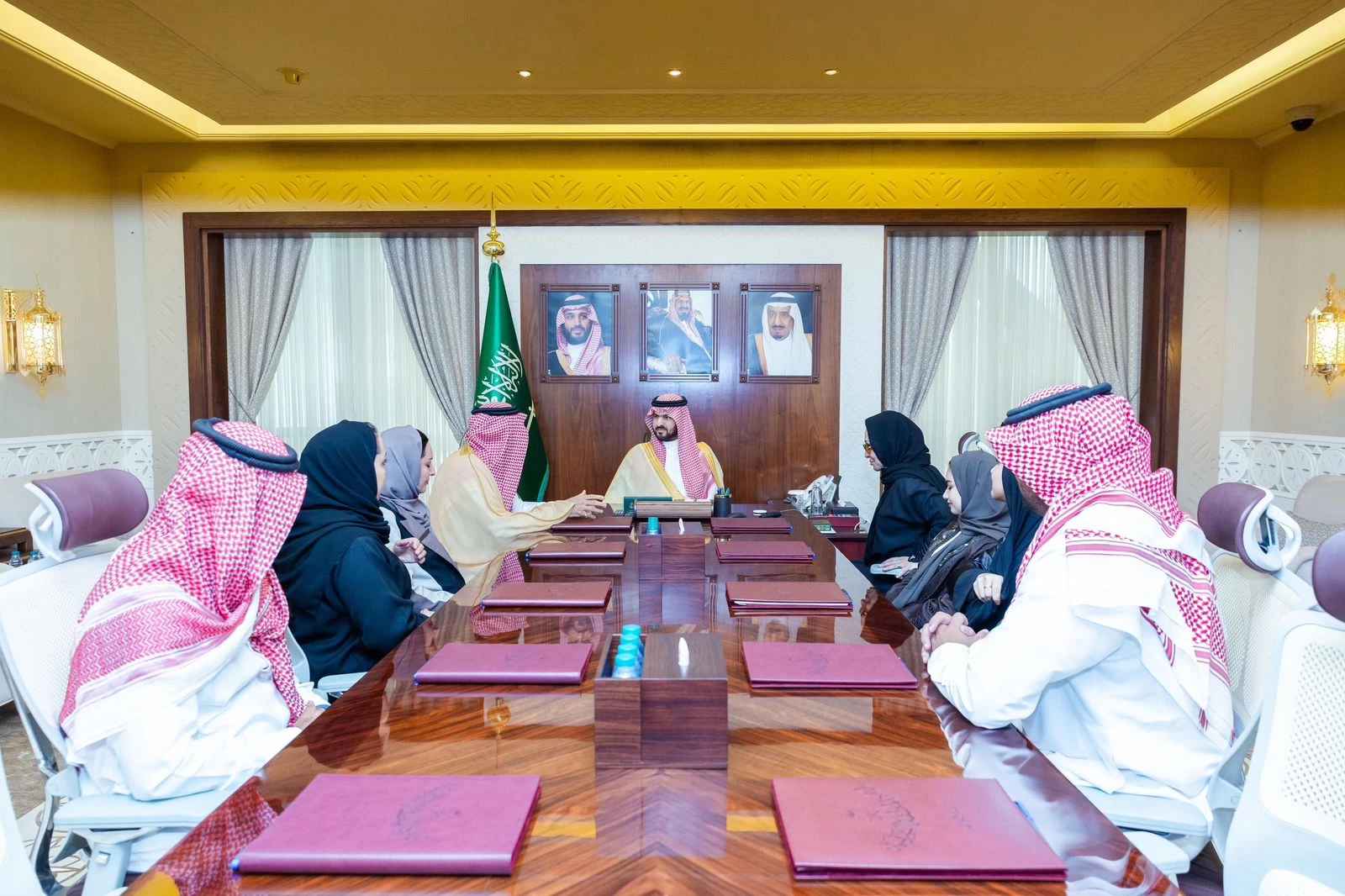نائب أمير المنطقة الشرقية يستقبل صندوق الأمير سلطان بن عبدالعزيز التنموي