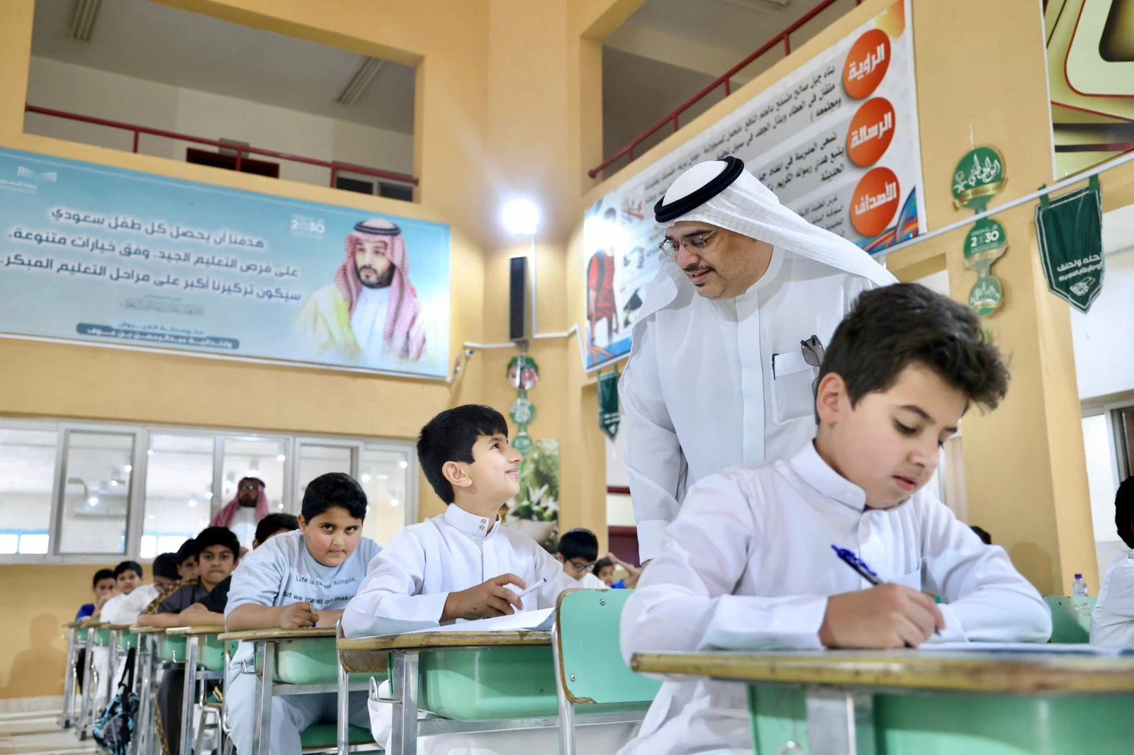 83 ألف طالب وطالبة يؤدون اختبارات الفصل الثالث في مدارس "تعليم الجوف"