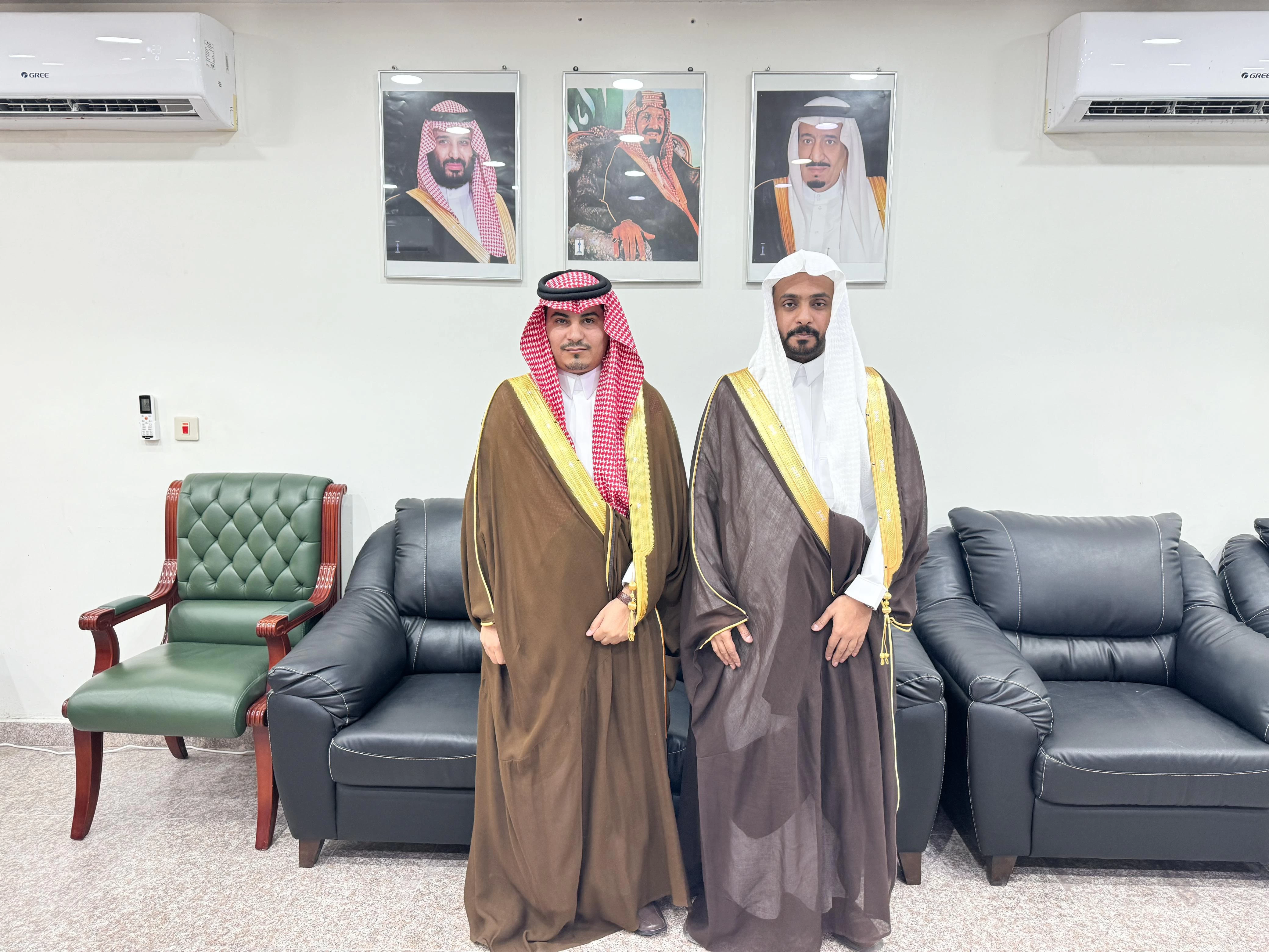 مدير عام فرع هيئة الأمر بالمعروف بالمنطقة الشرقية يلتقي محافظ العديد بالإنابة