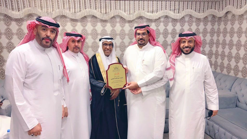 "إعلاميون مبادرون" يحتفون بـ"الحربي" بعد نيله بكالوريس القانون