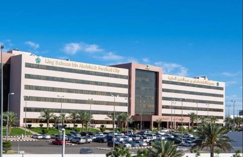 استئصال ورم بالدماغ يُنهي معاناة حاجّة إندونيسية بالمدينة المنورة