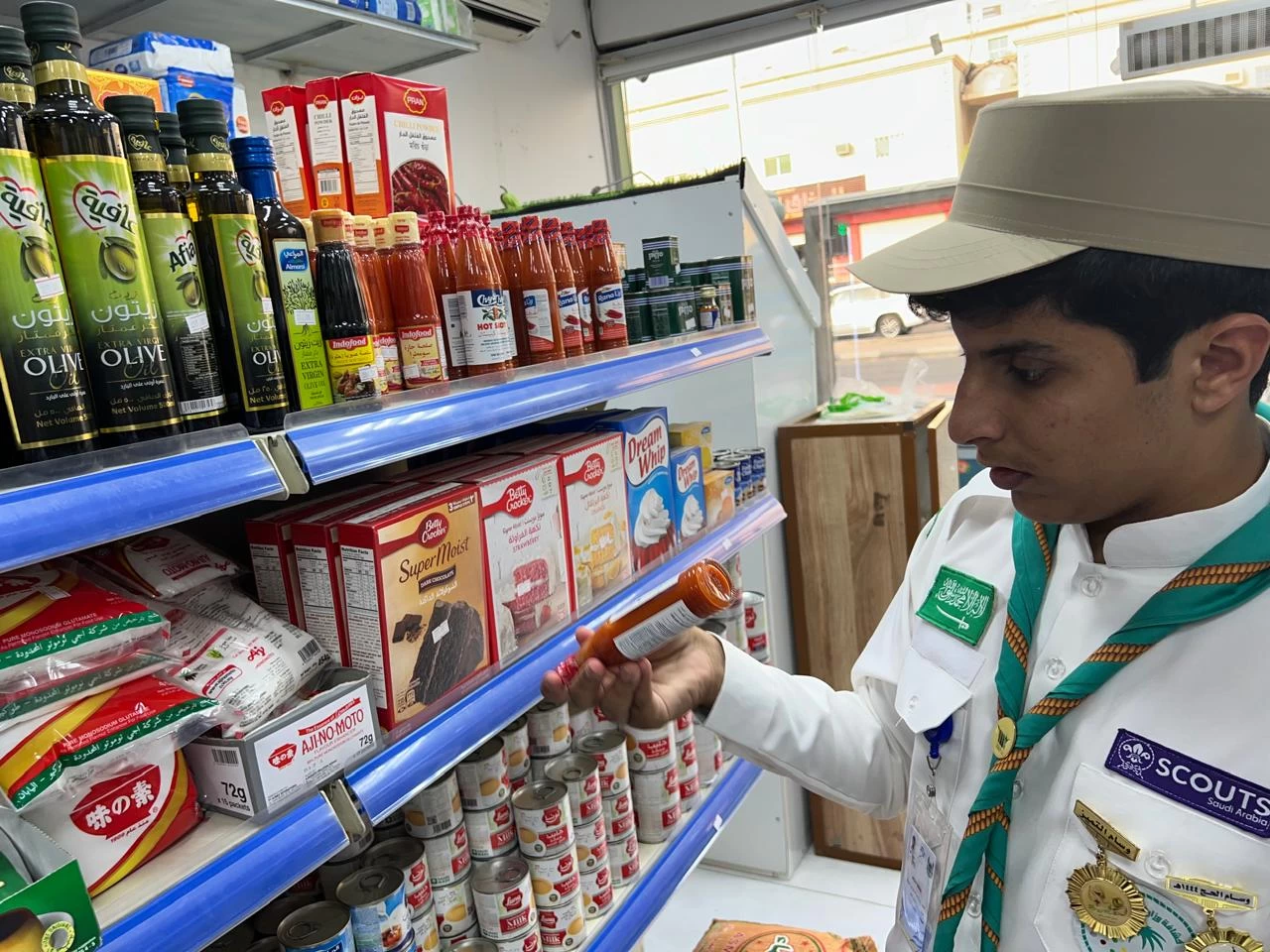 "كشافة الزلفي" تواصل تقديم الخدمات لحجاج بيت الله الحرام