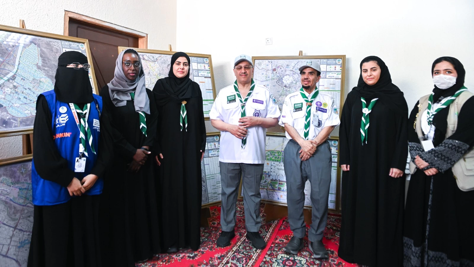 فتيات الكشافة.. عطاء وتفاني متوج بدعوات ضيوف الرحمن