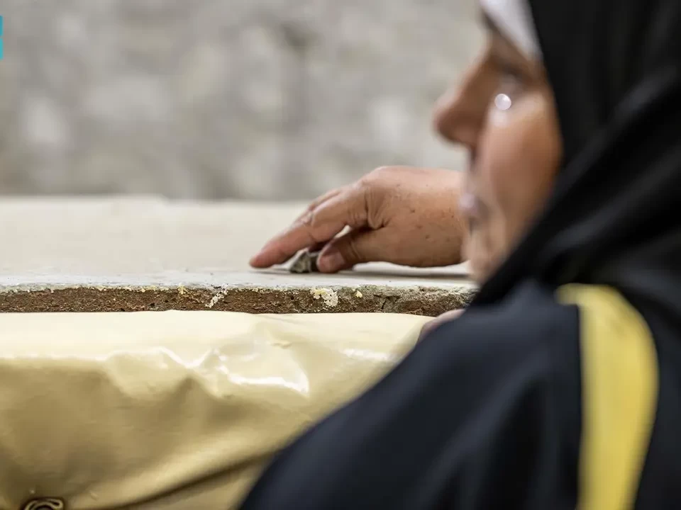 حجاج بيت الله الحرام يرمون اليوم الجمرات الثلاث في أول أيام التشريق