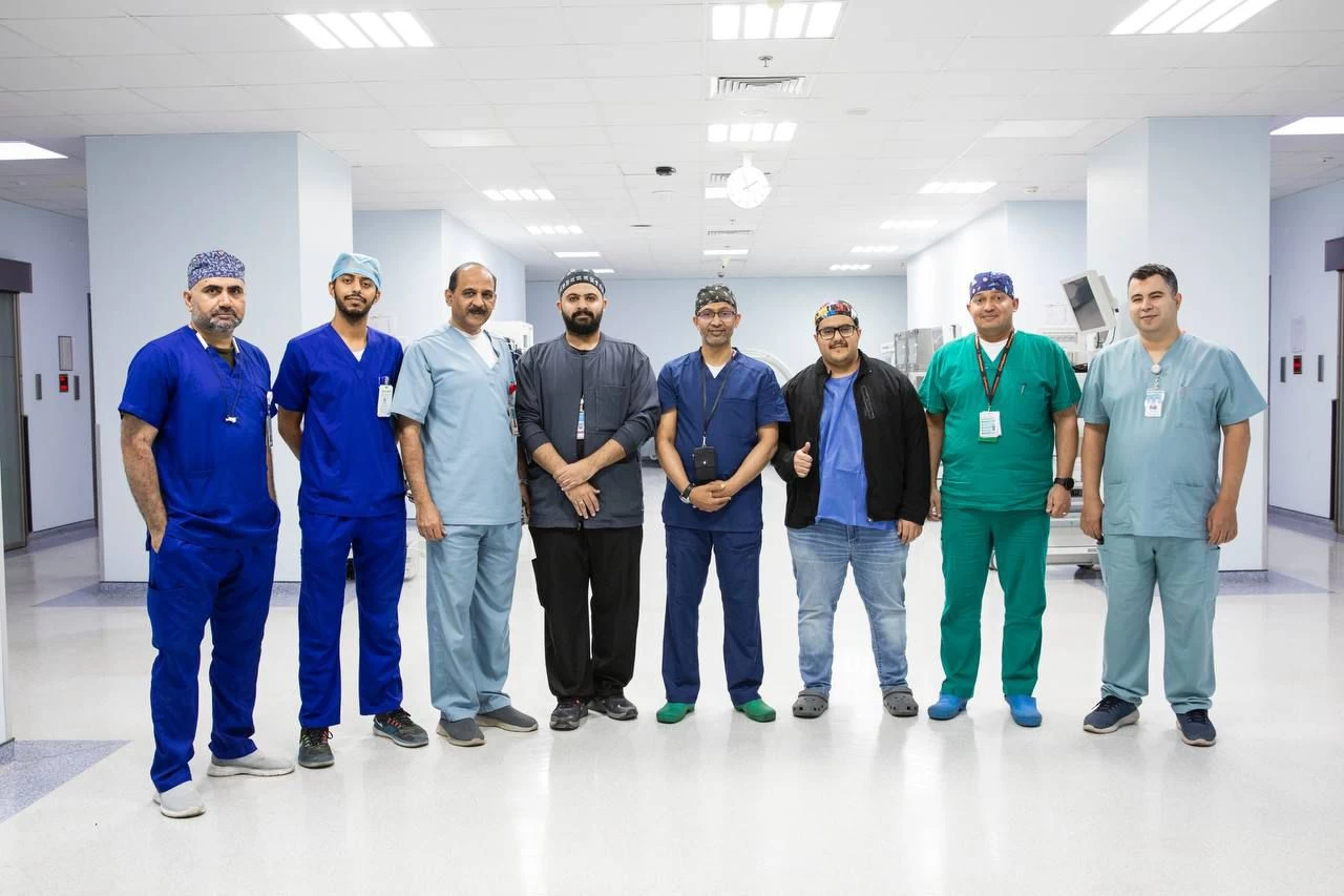 حاجة مغربية سبعينية تستعيد القدرة على المشي بعد استبدال مفصل الورك بتجمع مكة الصحي