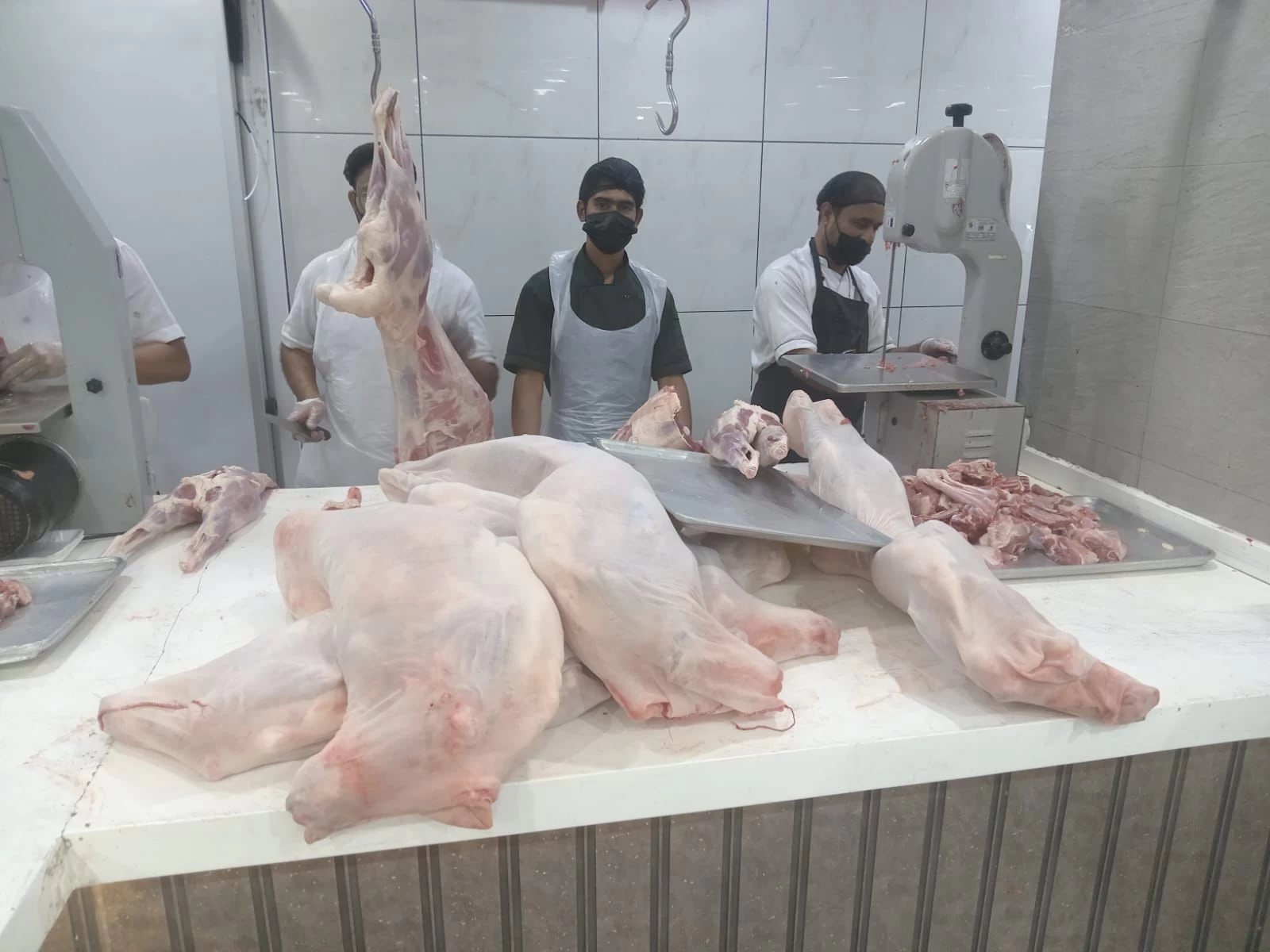 "بر جازان" تقوم بتوزيع اكثر من 6000 كجم من لحوم الأضاحي على مستفيديها