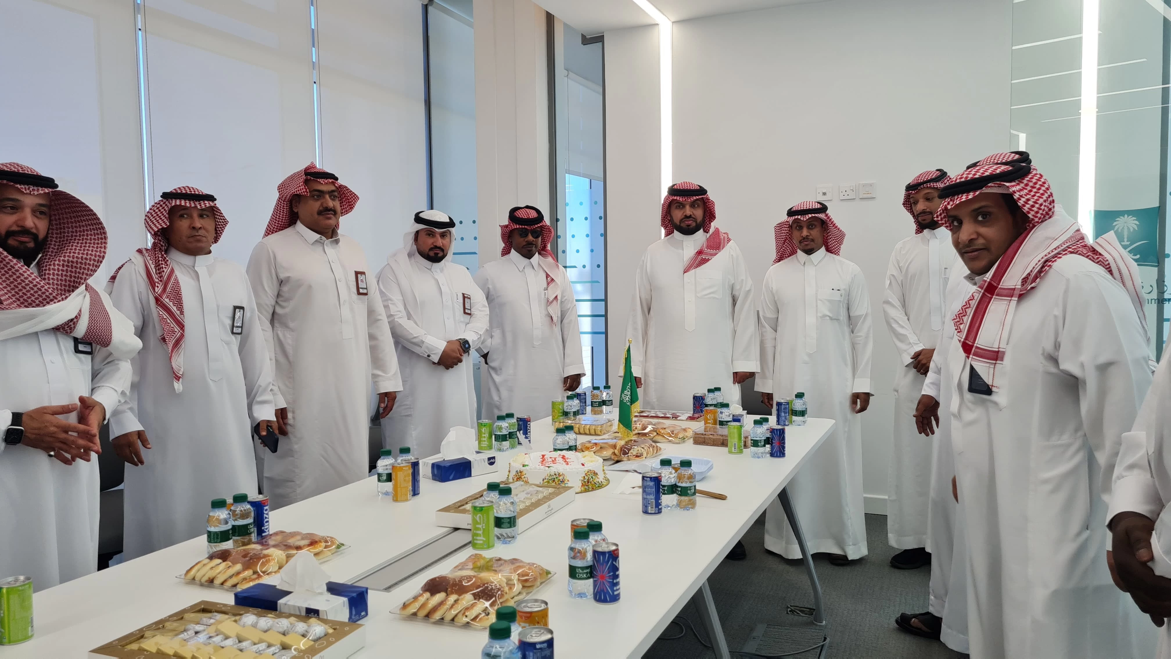 فرع وزارة التجارة بالجوف يقيم حفل معايدة لمنسوبيه