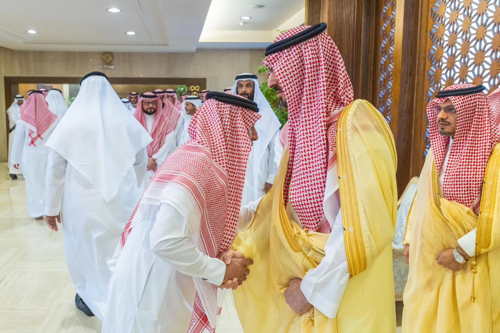 أمير الشرقية يستقبل قيادات ومنسوبي الإمارة المهنئيين بعيد الأضحى المبارك