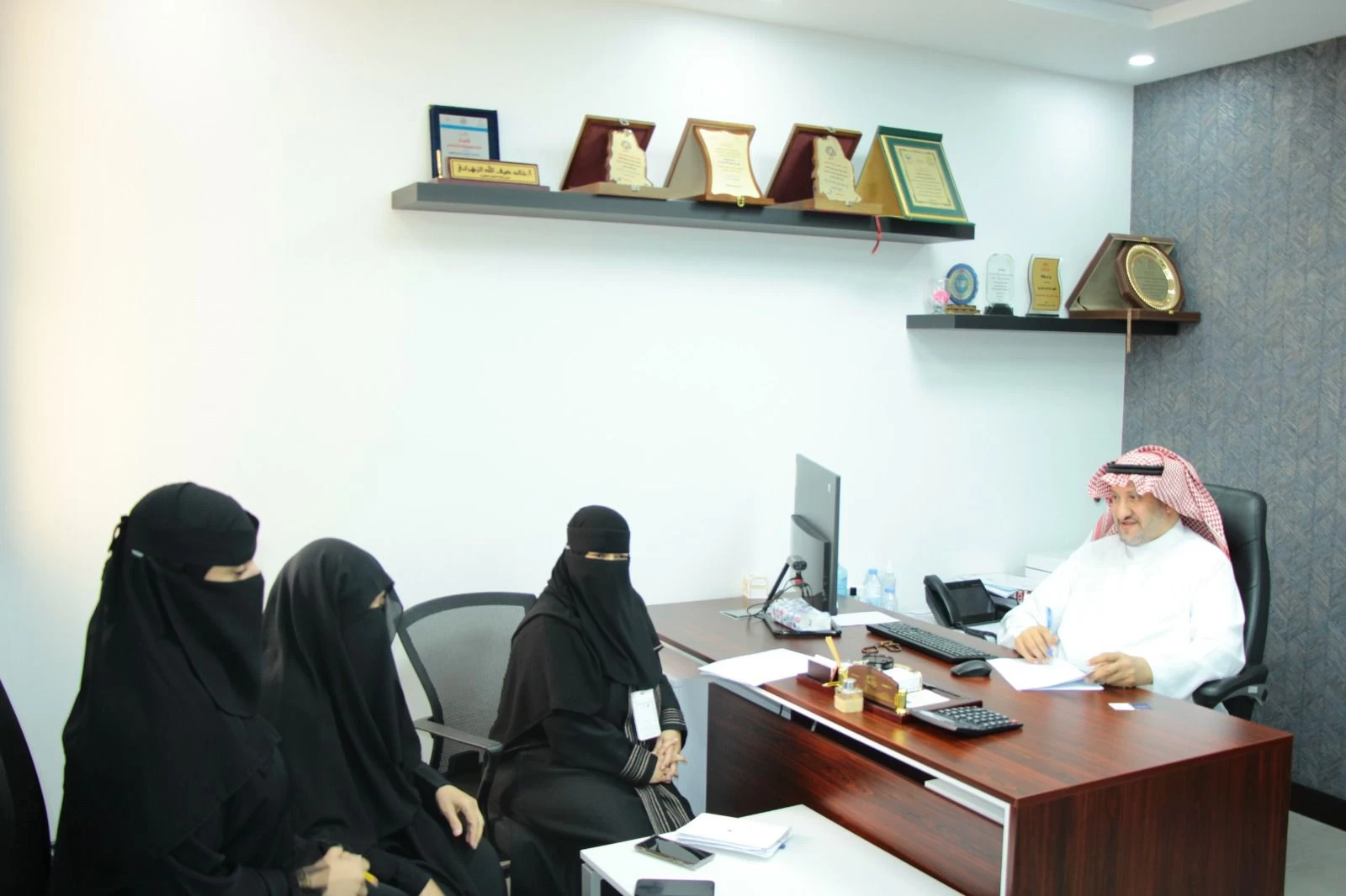 لقاء لتعزيز التعاون بين "بر بجدة" وصندوق الموارد البشرية في توظيف الشباب