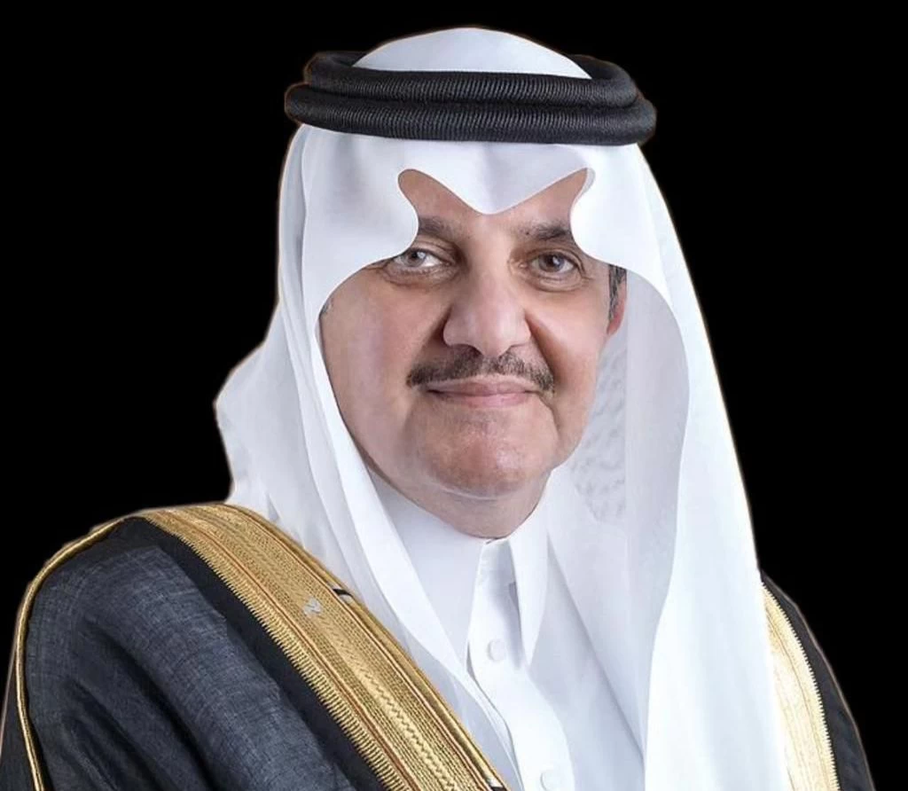 أمير الشرقية يصدر قراراً بترقية 124 موظفاً من منسوبي الإمارة