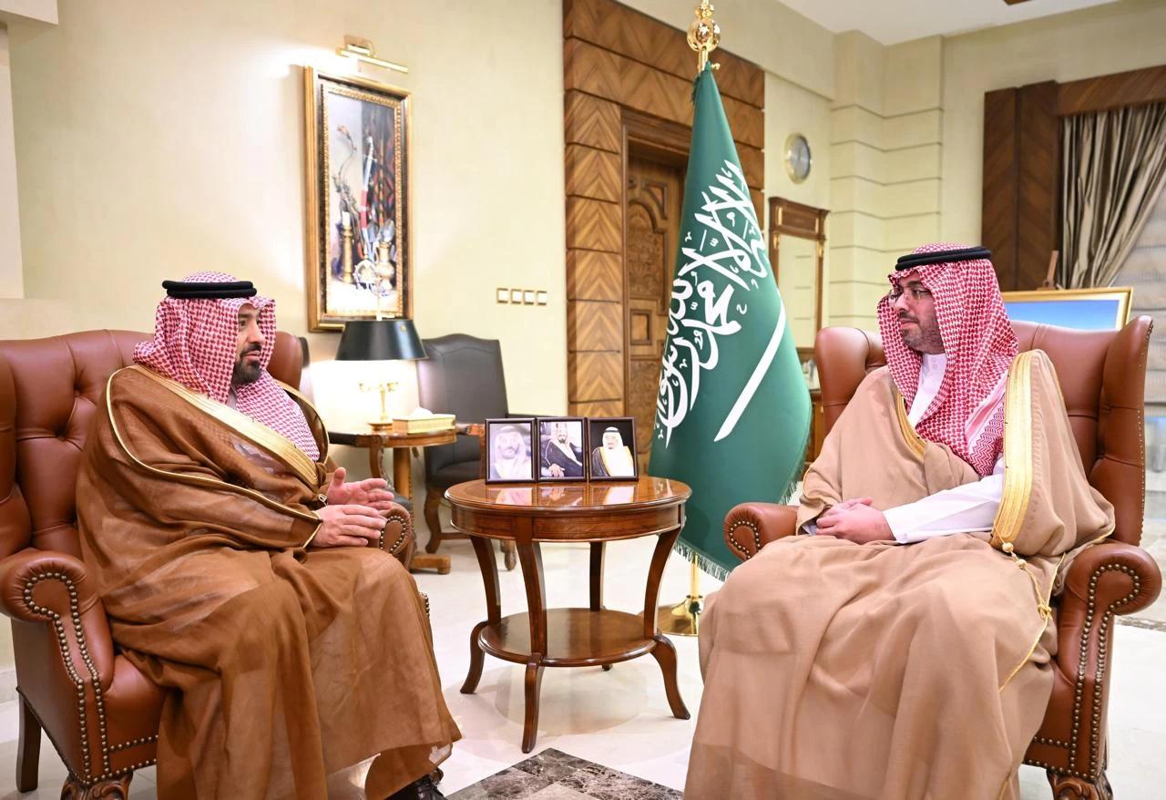مُحَافظَ جدة يستقبل رئيس مجلس إدارة جمعيّة هديّة الحاجَّ والمعتمر