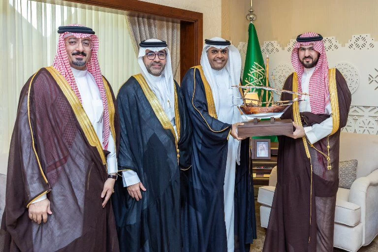 نائب أمير الشرقية يهنئ نادي الخليج لتحقيقه كأس آسيا لكرة اليد