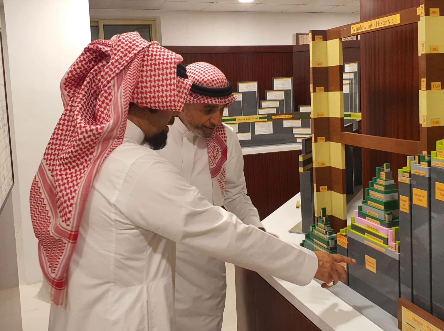 مواطن يُشكل تاريخ الدولة السعودية بأكثر من 18 ألف قطعة ليجو