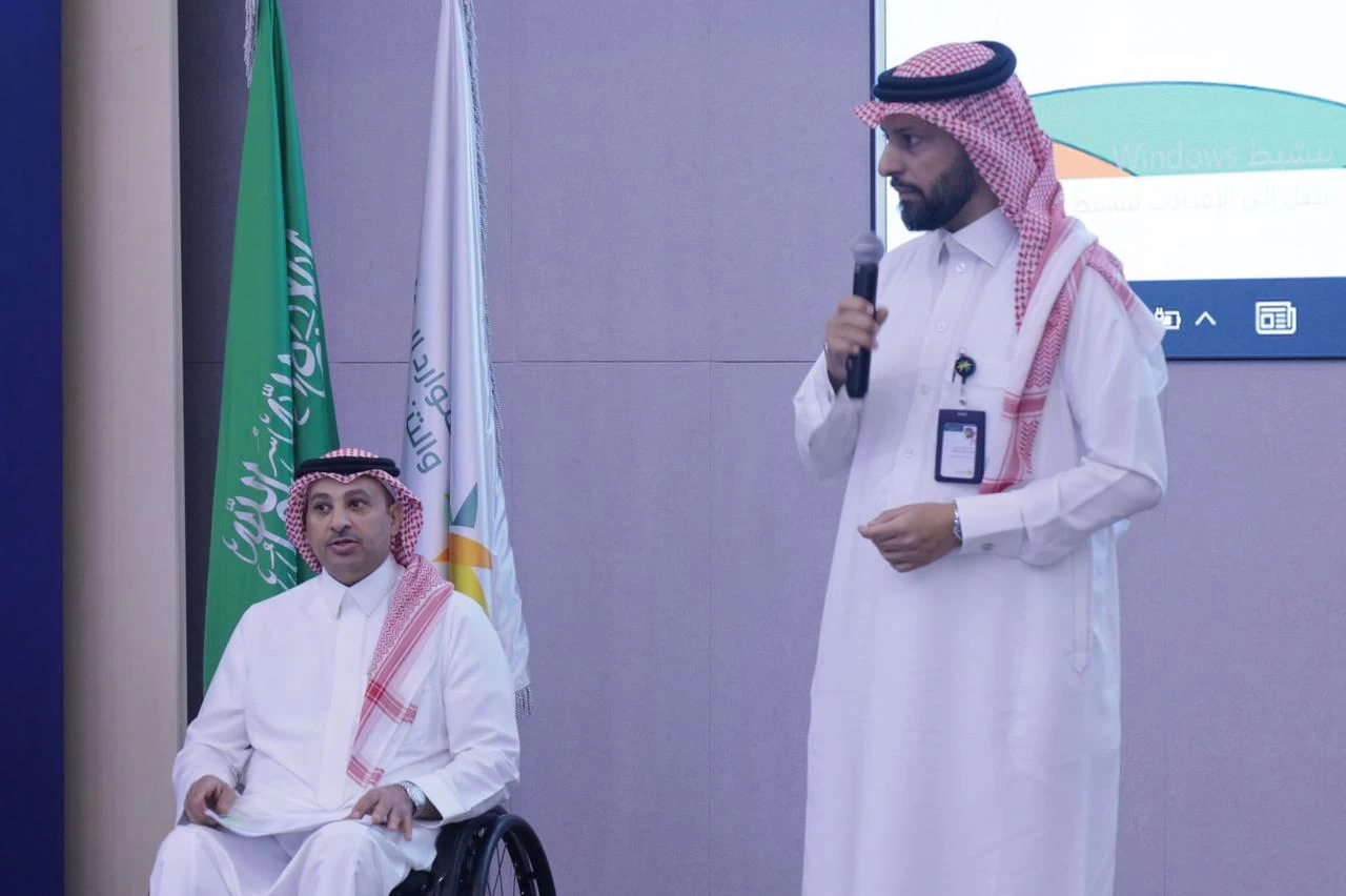 موارد الشرقية بالتعاون مع جمعية "طويق" توقع عقود توظيف 100 مستفيد بالقطاع الخاص