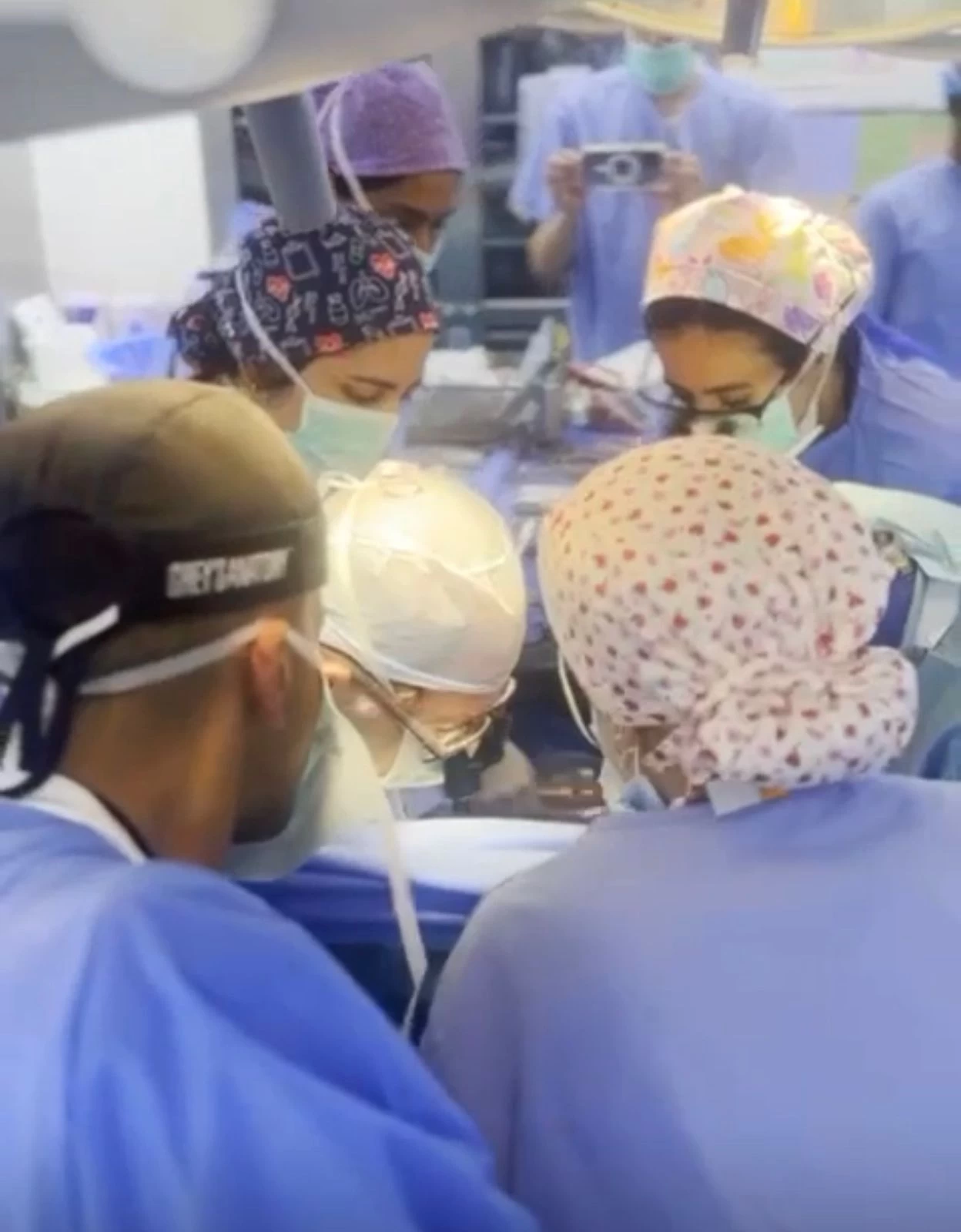 المركز التخصصي ينجح في نقل وزراعة 3 قلوب من أبوظبي وجدة والرياض لمرضى بالرياض في أقل من 24 ساعة