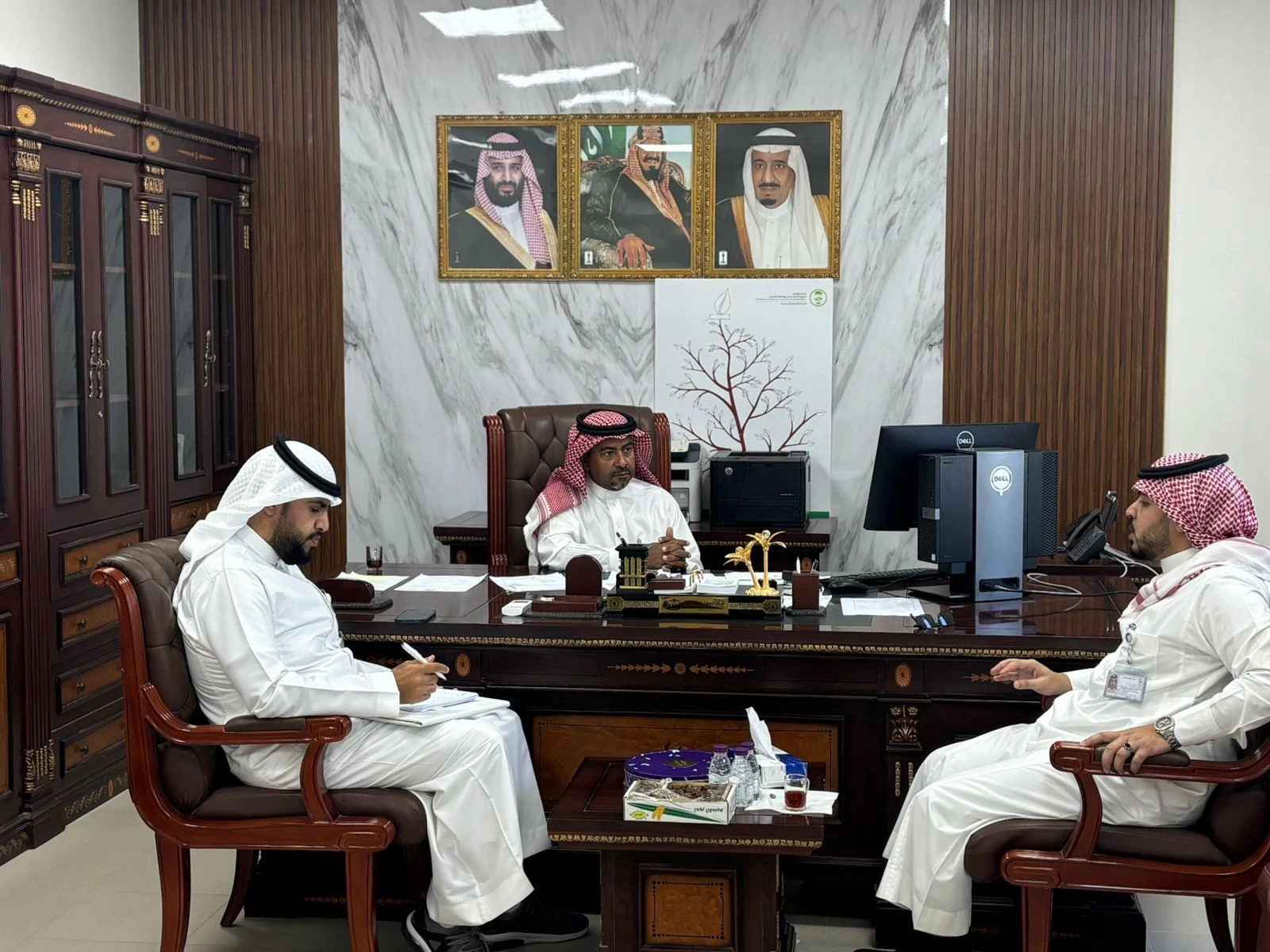 المركز الوطني لتنمية الغطاء النباتي يعقد اجتماع مع وحدة المياه بالمنطقة 